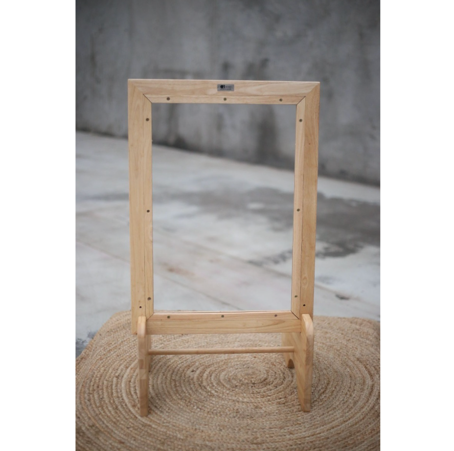 TODDLER PERSPEX EASEL