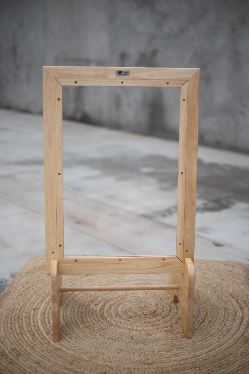 TODDLER PERSPEX EASEL
